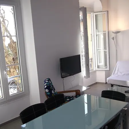 Apartment Square Victoria *